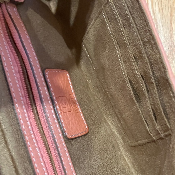 Liz Claiborne Y2K Vintage Elegant Coral Peach Leather turn lock Clutch - Picture 7 of 8